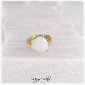 Keepsake Signet Lumen Ring